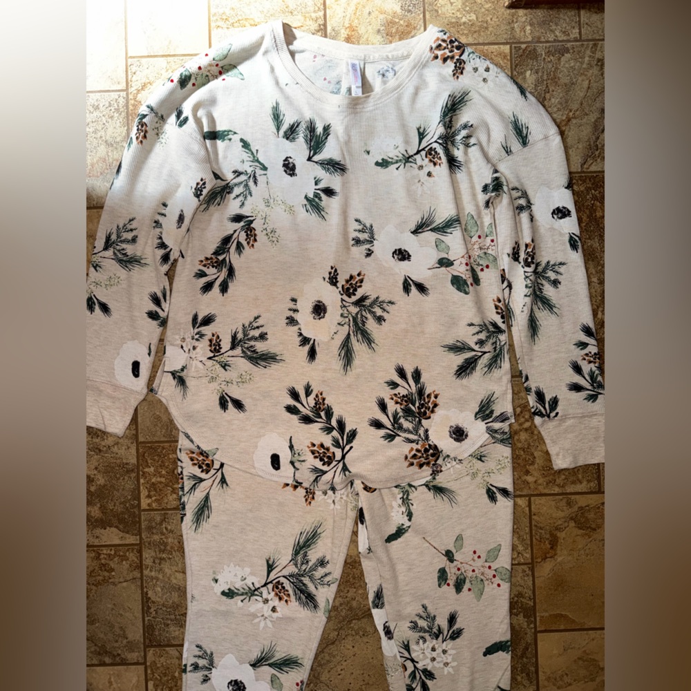 Gilligan & O'Malley Cream Pullover with Green and Pink Print